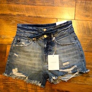 Kancan high rise frayed distressed short size small! NWT!